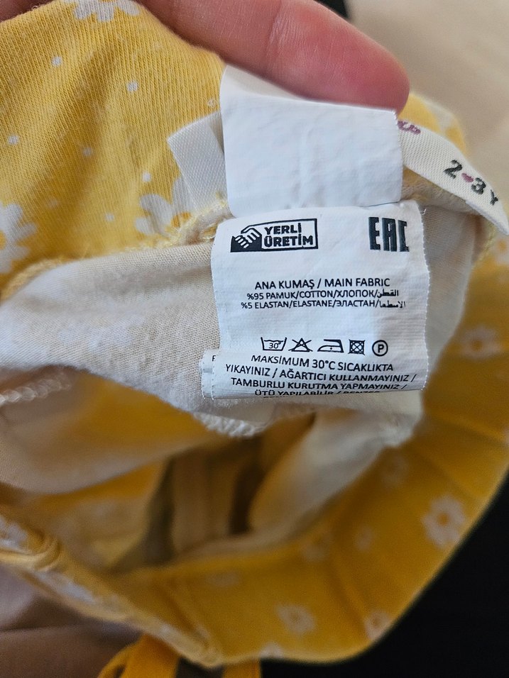 Sarı Çiçekli Kız Çocuk Fırfırlı Şort Etek - Görsel 3