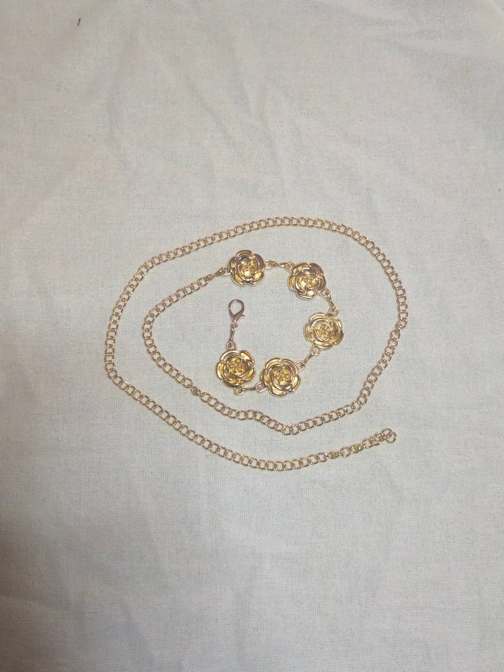Altın Renkli Çiçek Detaylı Zincir Kemer - Görsel 3