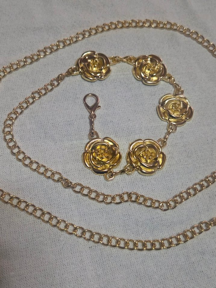 Altın Renkli Çiçek Detaylı Zincir Kemer - Görsel 4