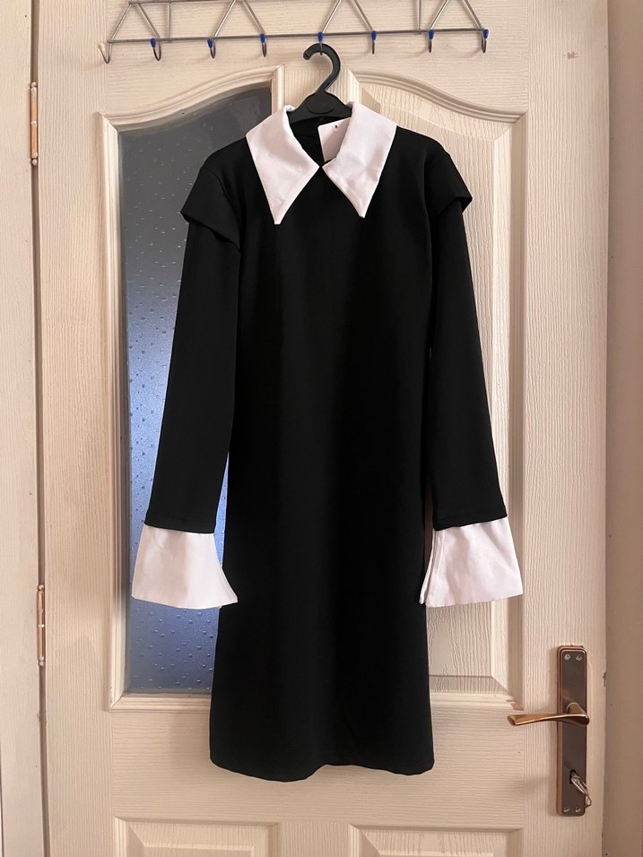 Siyah Elbise - Görsel 4