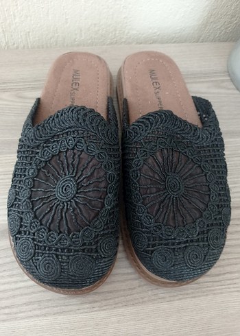 Crocs ürünü