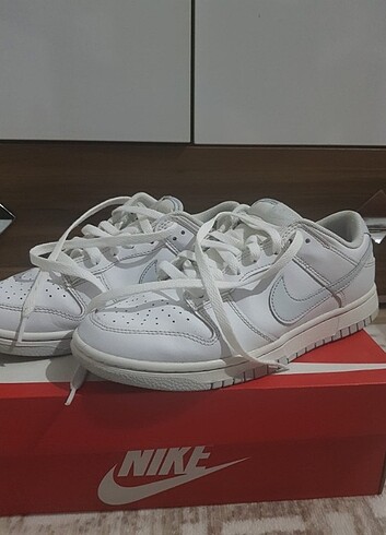 Nike dunk beyaz