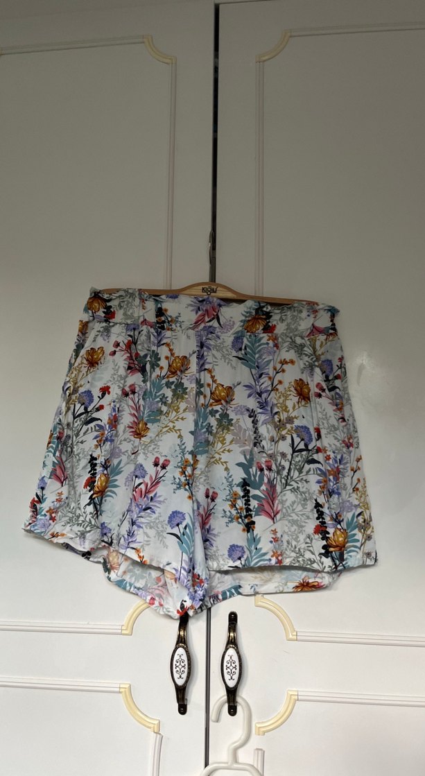 Çiçek Desenli Bohem Mini Şort - Görsel 4