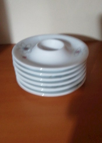 Beden Çiçek Desenli Beyaz Yumurta Fincanı