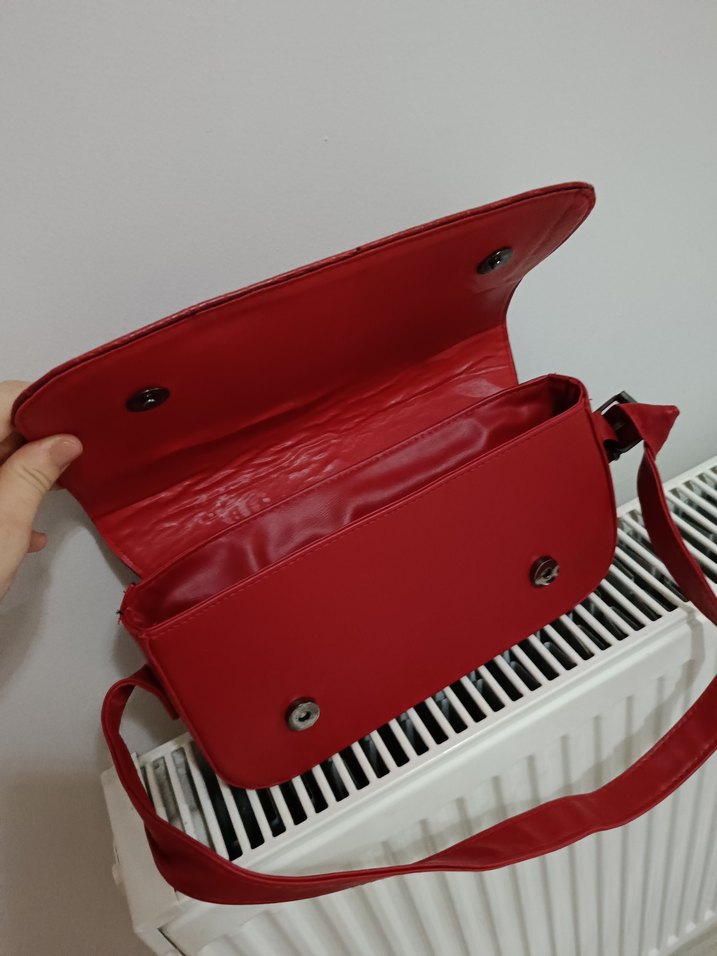 Kırmızı Deri Yılan Desenli Kadın Çanta - Görsel 3