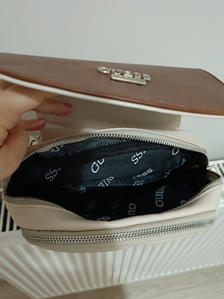 Guess Beyaz Deri Kadın Sırt Çantası - Görsel 3