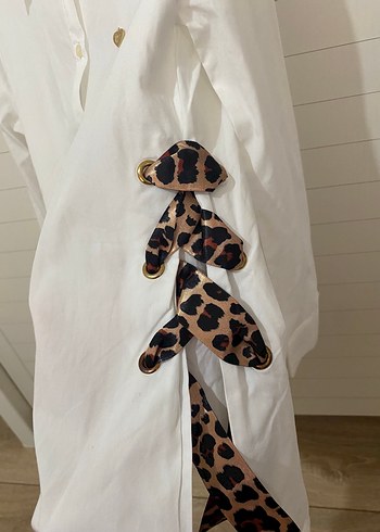 Düğmeli Beyaz Yılan Desenli Pamuklu Gömlek - Görsel 2