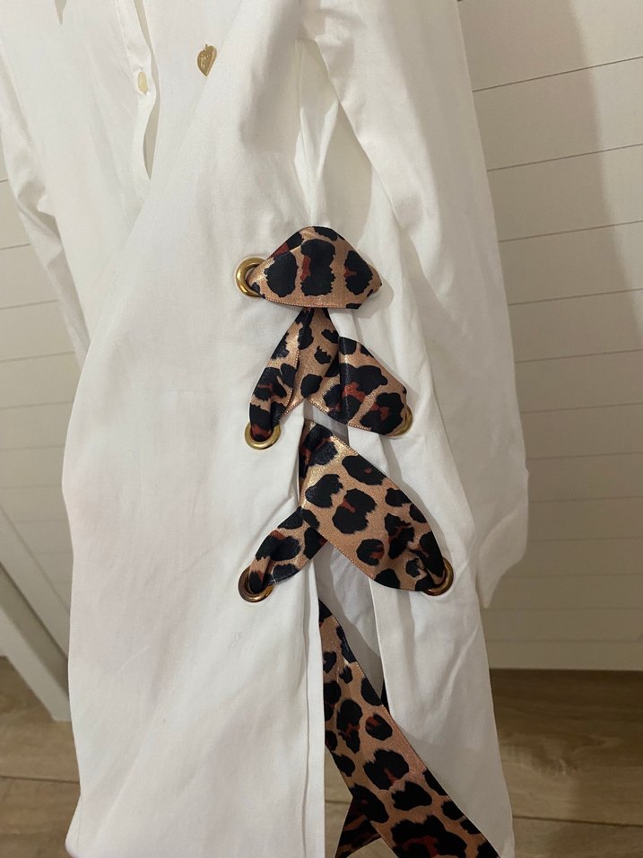 Düğmeli Beyaz Yılan Desenli Pamuklu Gömlek - Görsel 2