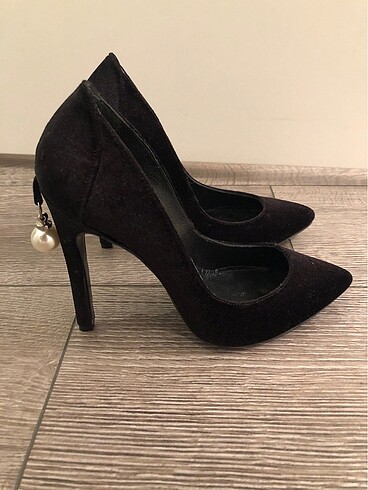 İncili Stiletto