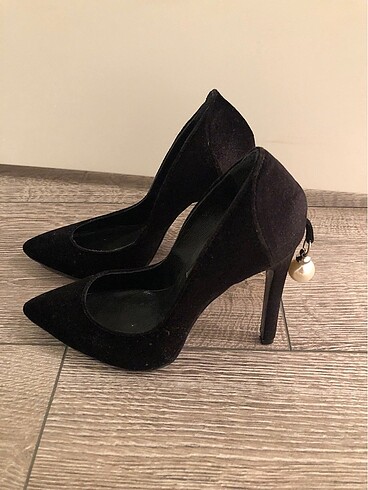 36 Beden siyah Renk İncili Stiletto