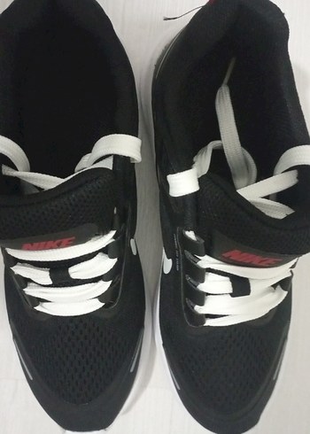 Nike Erkek Siyah Bağcıklı Spor Ayakkabı
