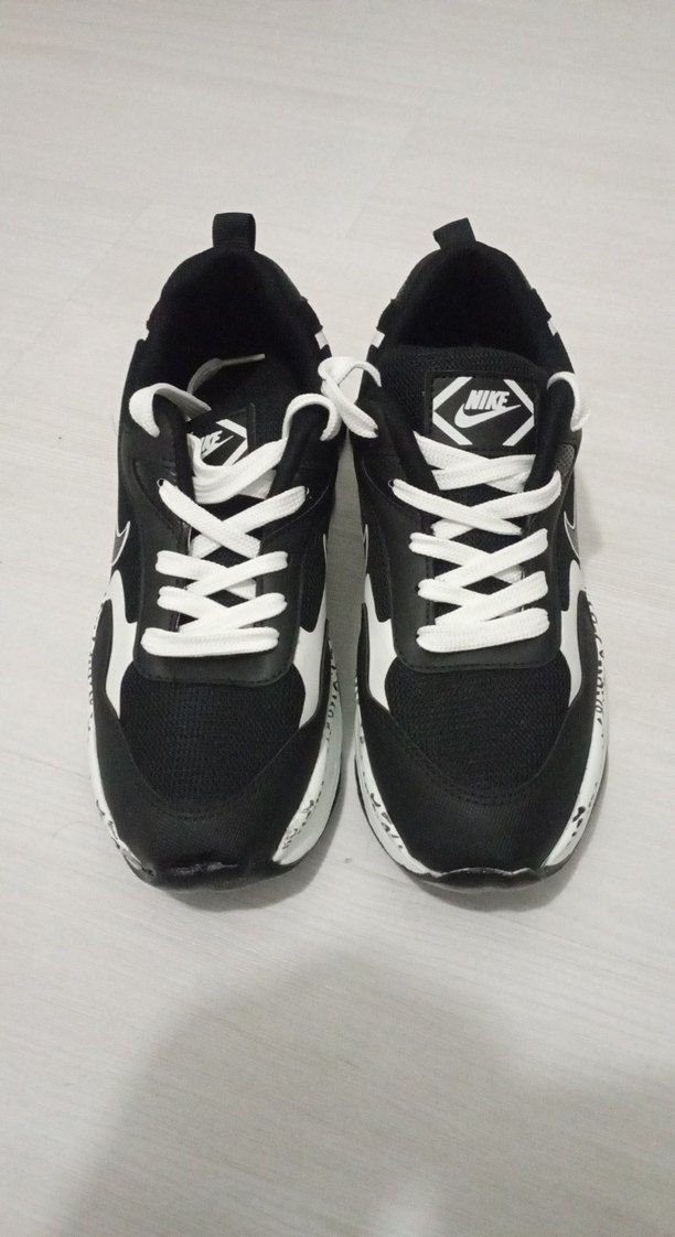 Siyah Nike Baskılı Bağcıklı Spor Ayakkabı - Görsel 3