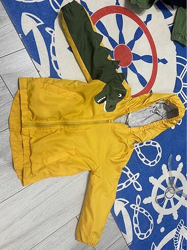 H&M yağmurluk