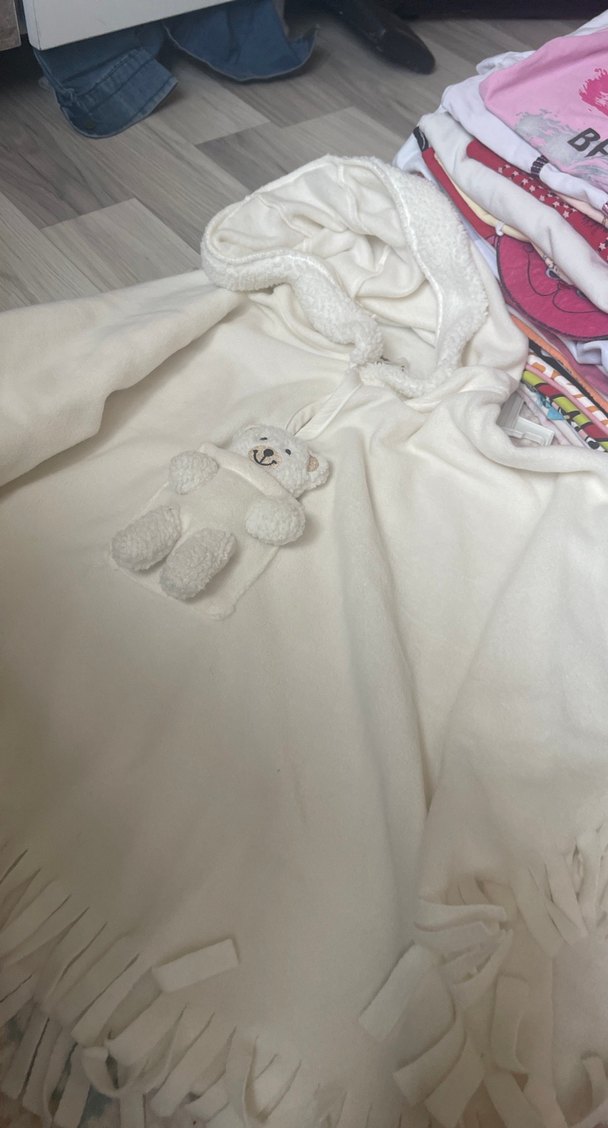 Kız Çocuk Kapüşonlu Beyaz Ponço - Görsel 3