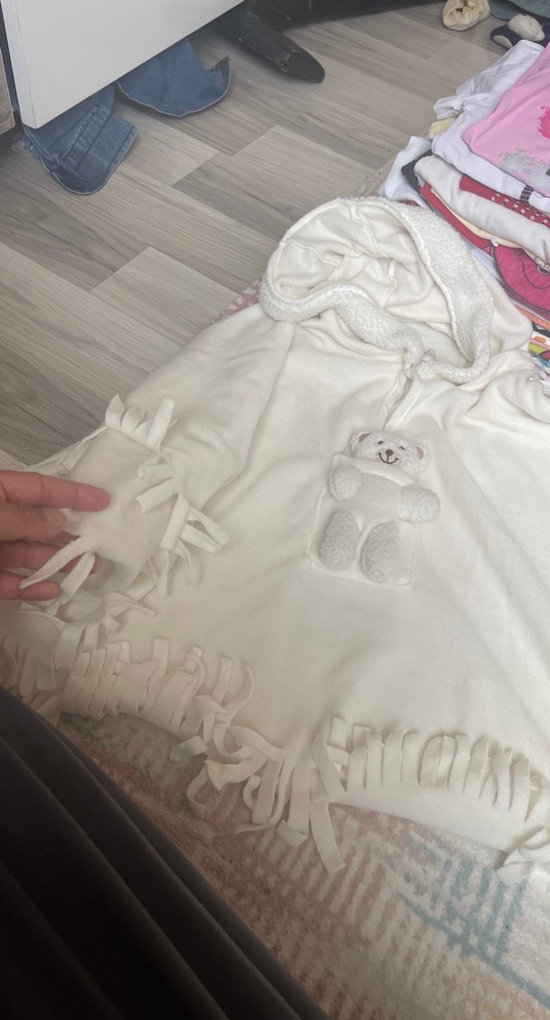 Kız Çocuk Kapüşonlu Beyaz Ponço - Görsel 2