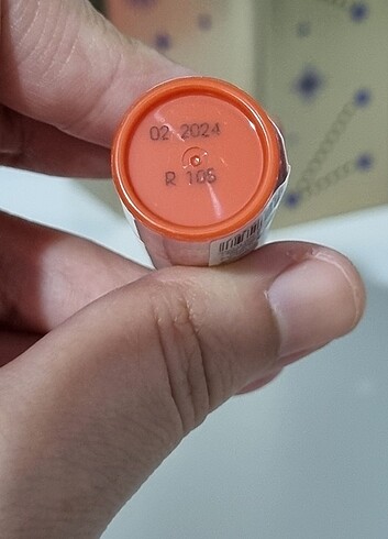 Beden turuncu Renk YVES ROCHER DUDAK BALSAM