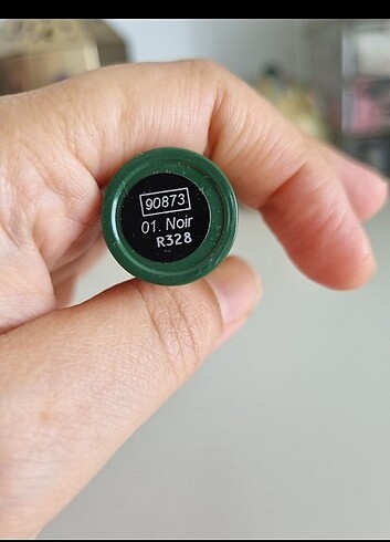 YOĞUN HACIM VEREN UZATICI MASKARA - Görsel 6