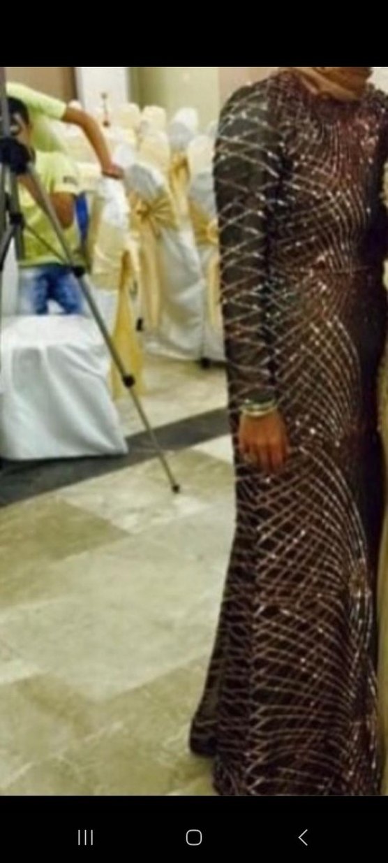 Uzun Kollu Kahverengi Yılan Desenli Abiye Elbise - Görsel 5