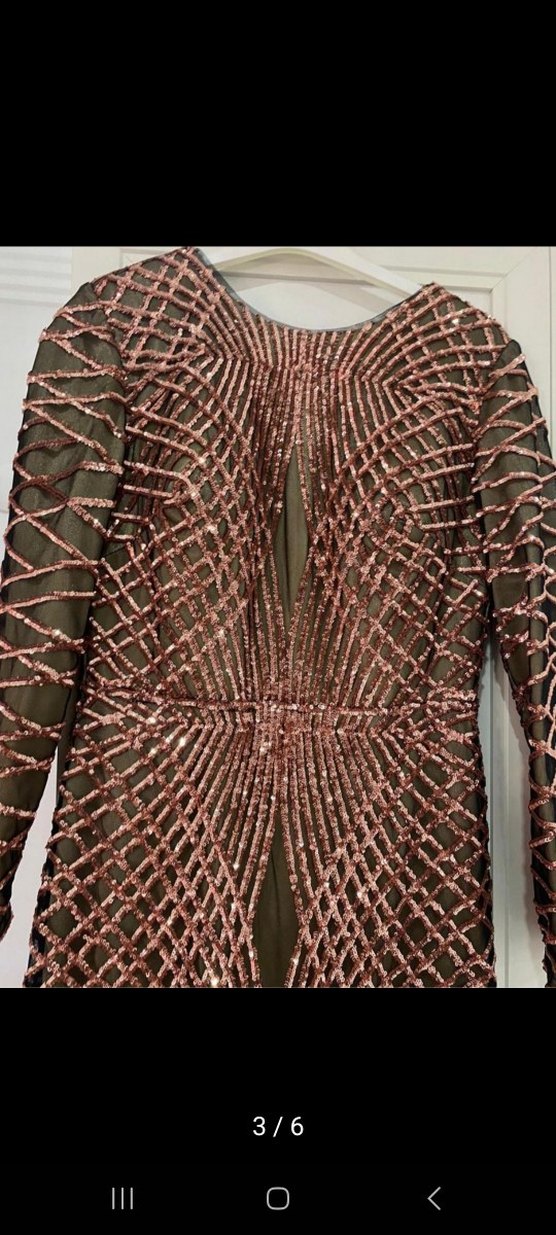 Uzun Kollu Kahverengi Yılan Desenli Abiye Elbise - Görsel 3