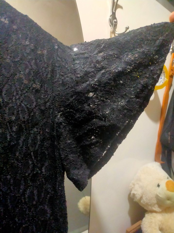 Dantel Detaylı Siyah Uzun V Yaka Elbise - Görsel 5