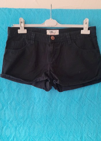 38 Beden Nakışlı Mavi Mini Denim Şort
