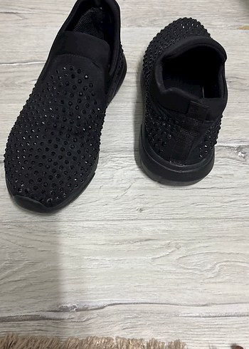 Siyah Taşlı Dolgu Topuklu Kadın Spor Ayakkabı - Görsel 2