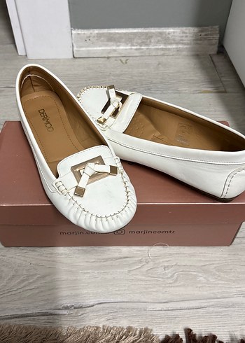 Derimo Beyaz Deri Tokalı Kadın Babet - Görsel 2