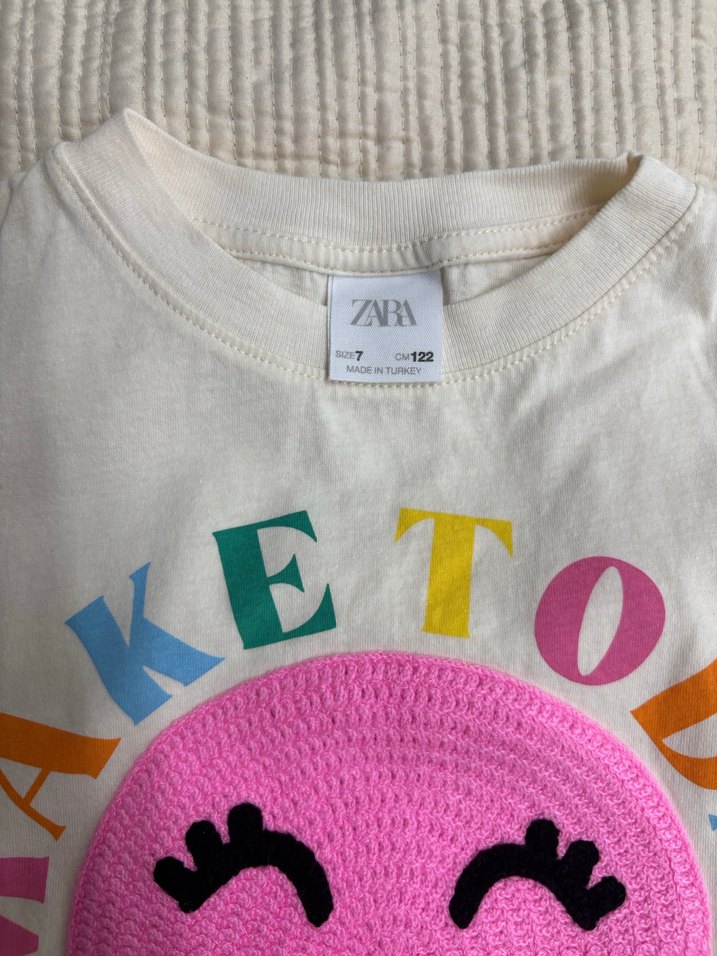 Baskılı, kısa kollu, bol kesim kız tişörtleri ve askılı bluz - Görsel 4