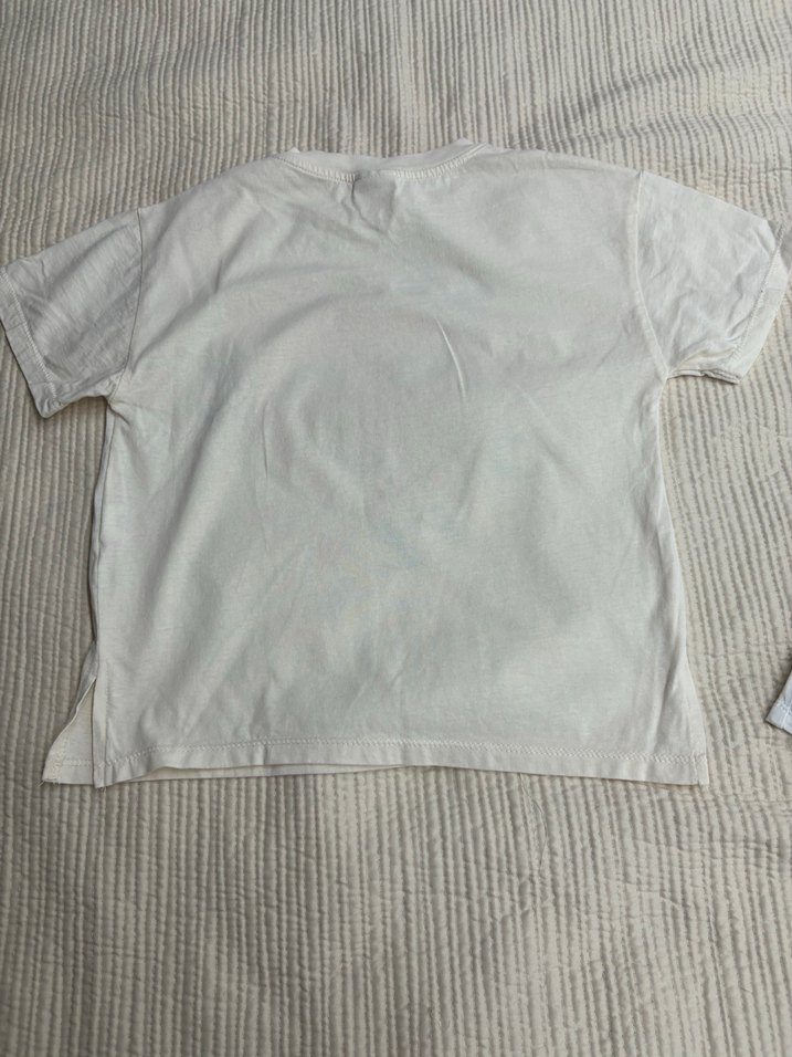 Baskılı, kısa kollu, bol kesim kız tişörtleri ve askılı bluz - Görsel 3