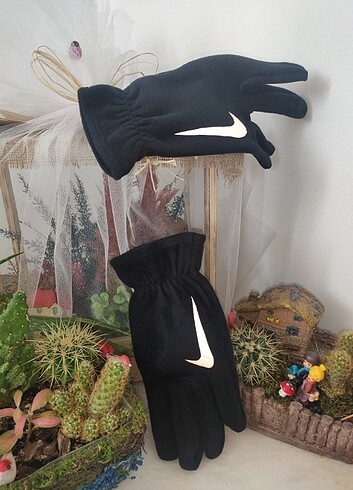  Beden siyah Renk Nike reflektörlü set şapka+eldiven+maske 