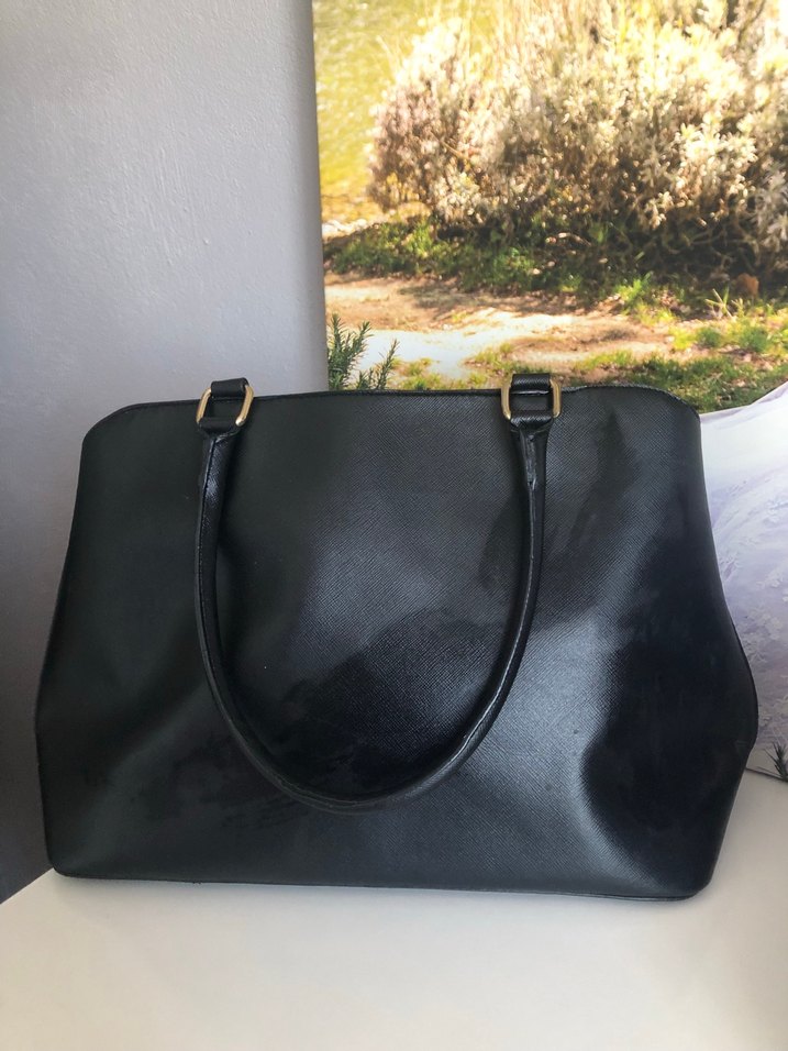 Siyah Parlak Deri Kadın Çanta - Görsel 3