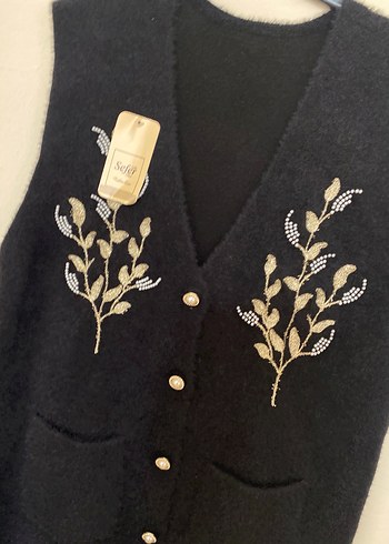 Düğmeli Nakışlı Siyah Kadın Triko Yelek - Görsel 3