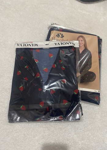 Çilek Baskılı Siyah Kadın Pijama Takımı - Görsel 2