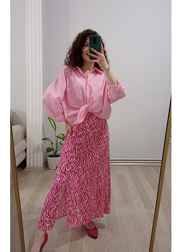 Zara Pembe yırtmaçlı etek