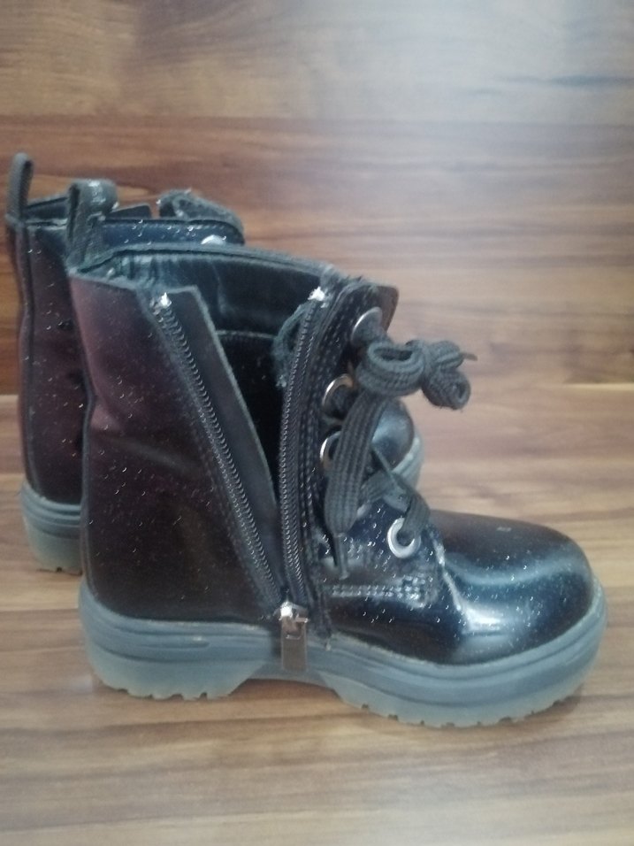 Parlak Siyah Kız Çocuk Goth Botları - Görsel 3