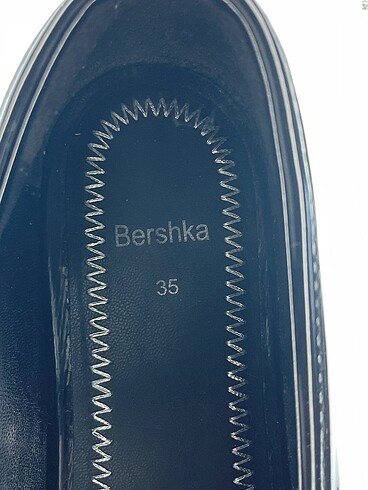 35 Beden siyah Renk Bershka Klasik Ayakkabı %70 İndirimli.