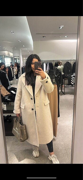 Zara BUKLET