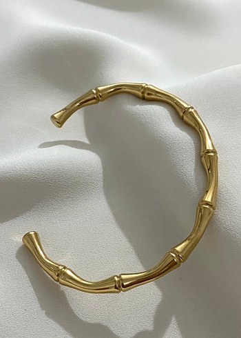 Minimalist Altın Renkli Tokalı Bileklik