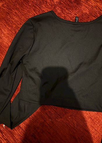 Siyah Uzun Kollu Crop Top. Bir yıl önce aldım , iki drfa giydim. - Görsel 3