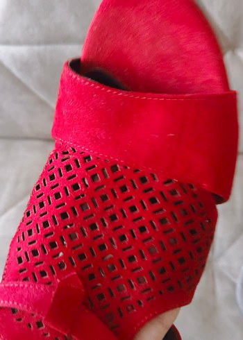 Kırmızı Tokalı Dolgu Topuklu Kadın Sandalet - Görsel 3