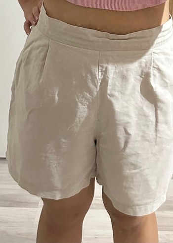 Beyaz Keten Bermuda Şort - Görsel 2