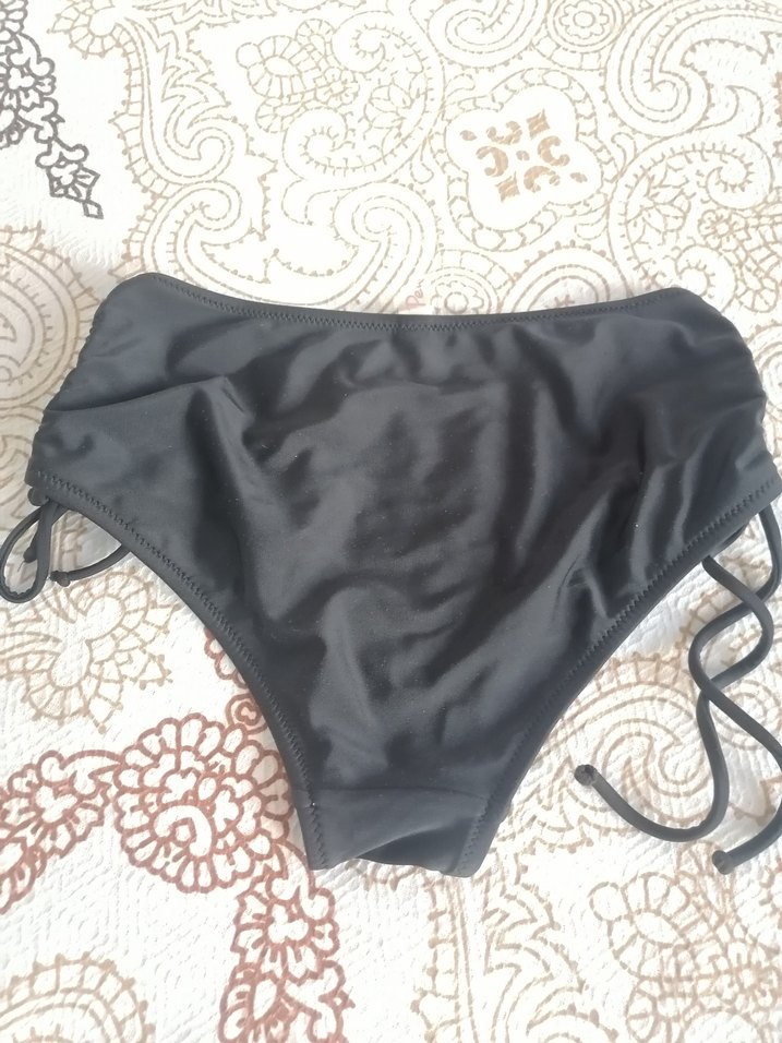 Siyah İpli Mini Bikini Altı - Görsel 3