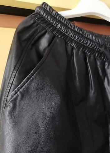 Deri görünümlü pantol - Görsel 2