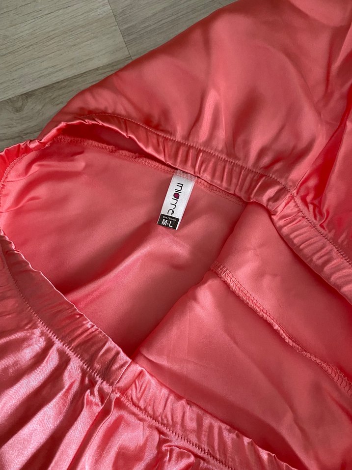 Pembe Mini Saten Şort Fırfırlı - Görsel 3