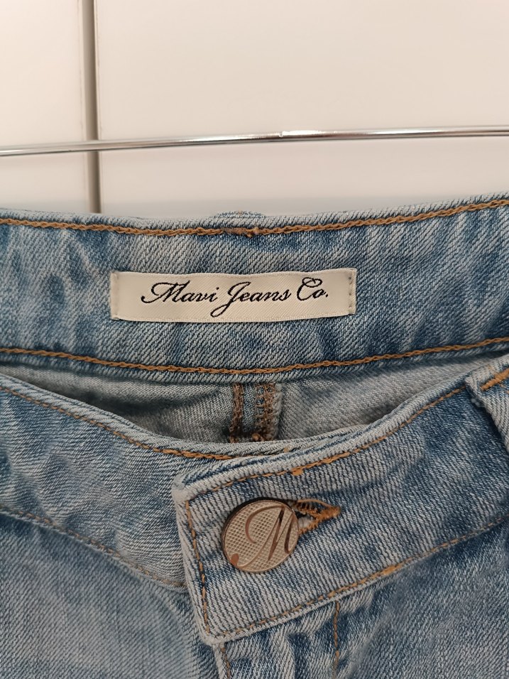 Düğmeli Loose Fit Mini Mavi Denim Şort - Görsel 3