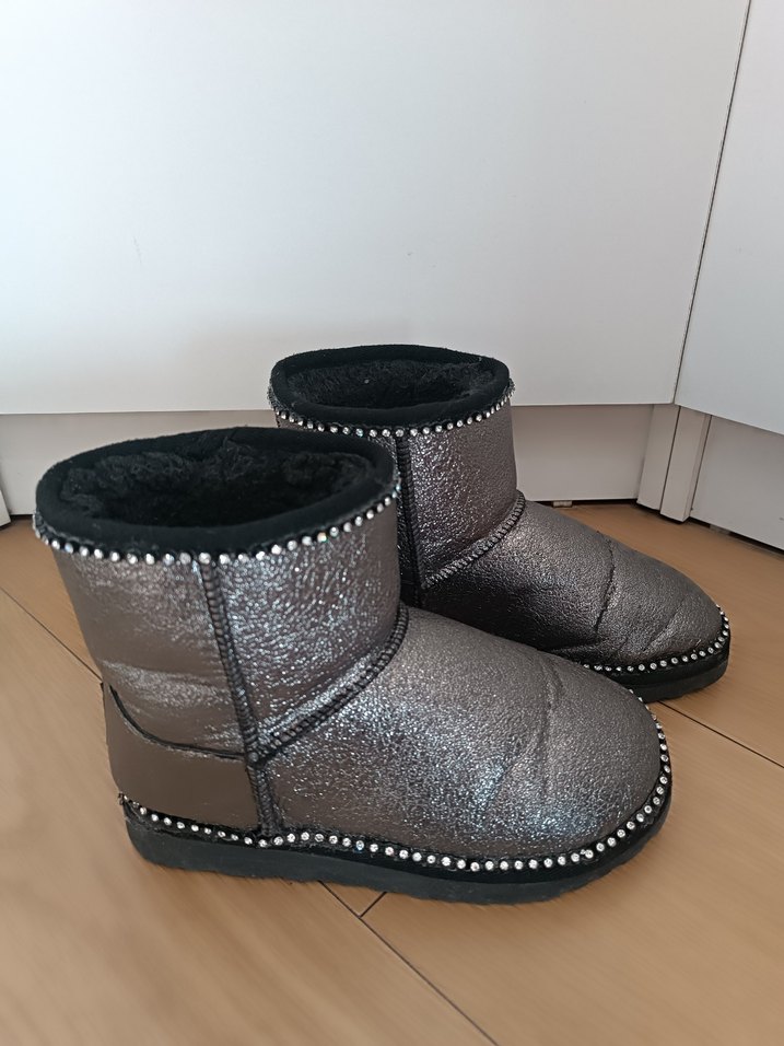 Gri Metalik Kadın Kürklü Bot - Görsel 3