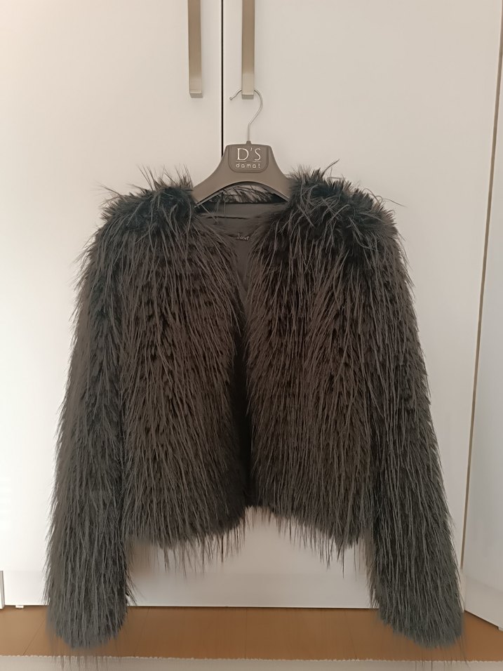 Siyah Tüylü Detaylı suni kürk - Görsel 3