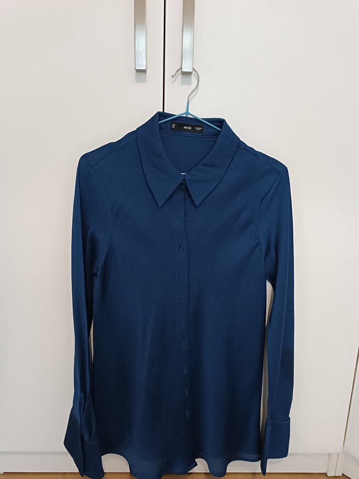 Lacivert V Yakalı Düğmeli Kadın Gömlek - Görsel 5