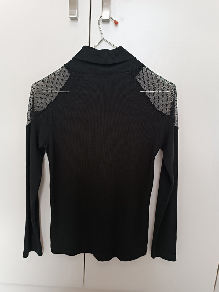 Siyah Dantel Detaylı Boğazlı Kadın Kazak - Görsel 3