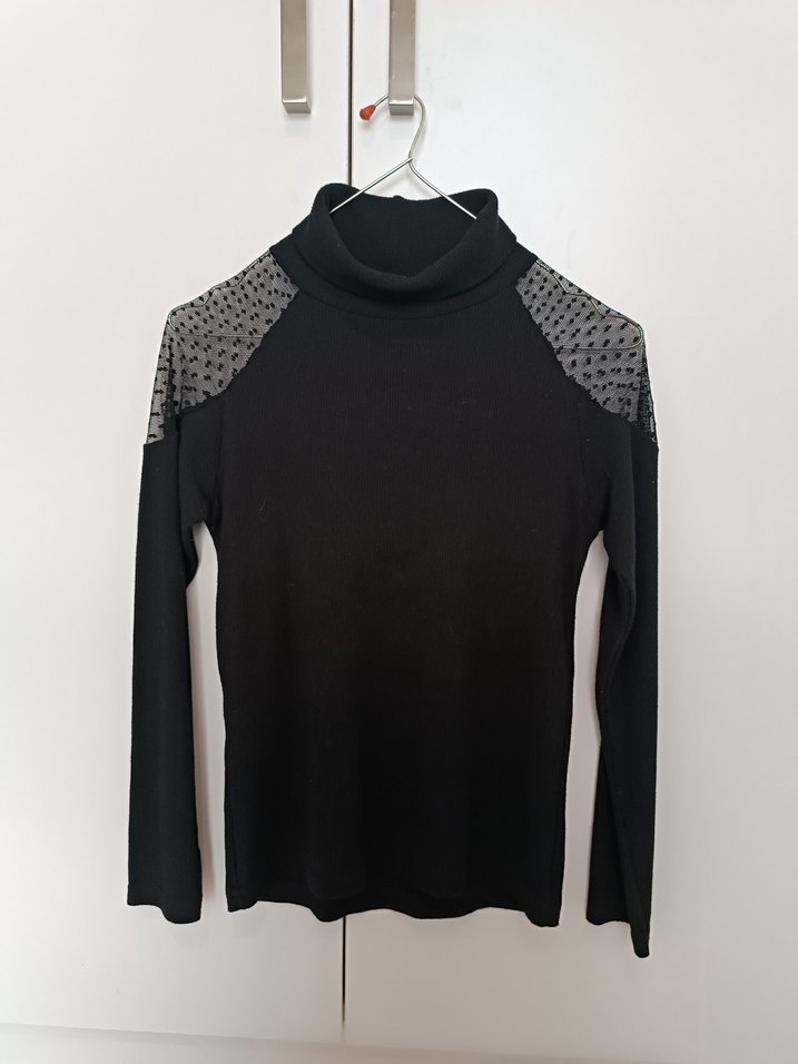 Siyah Dantel Detaylı Boğazlı Kadın Kazak - Görsel 2